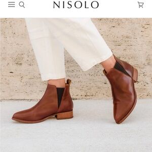 NEW Nisolo Eva Everyday Chelsea Boots Womens 9.5 Auburn Leather Retail $228